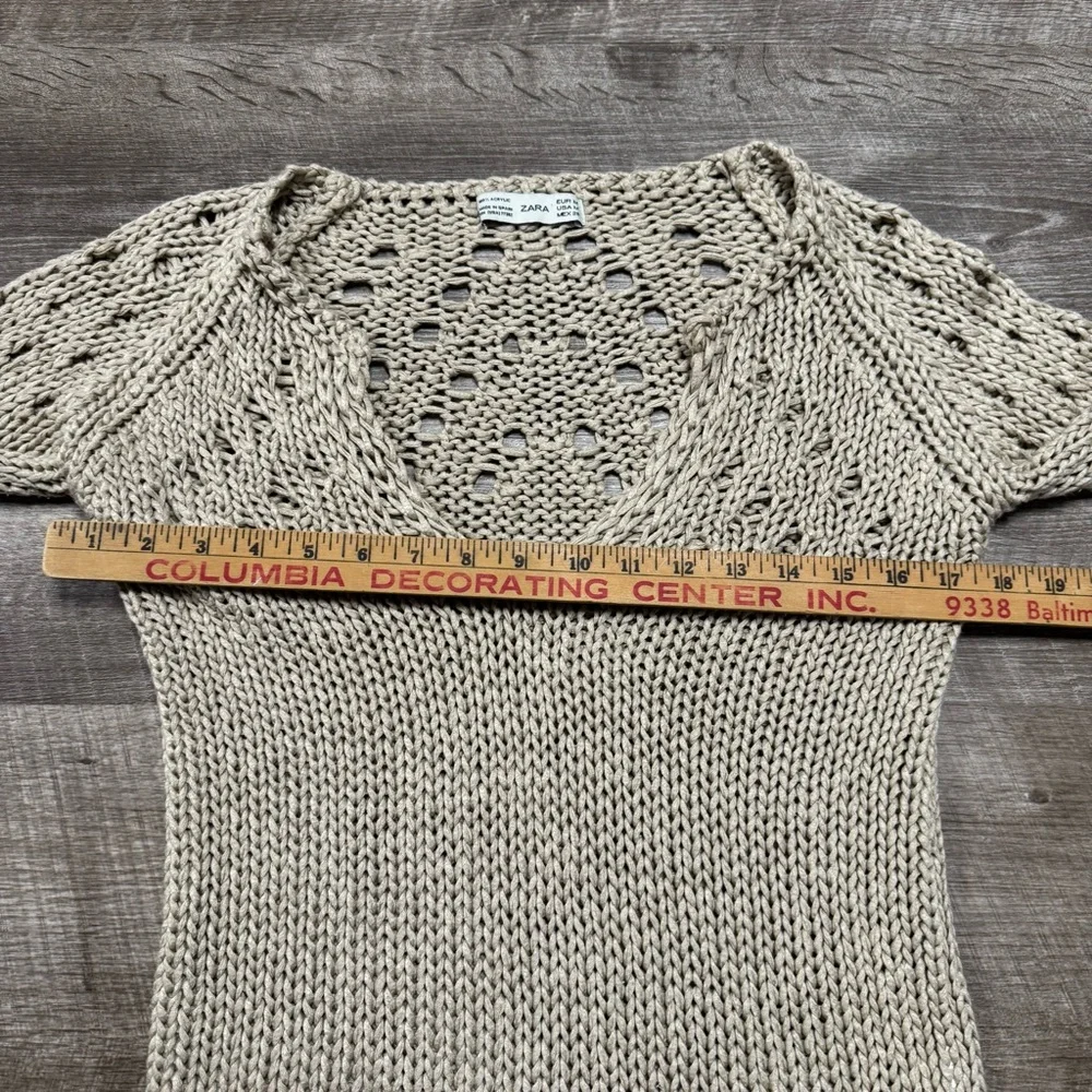 Zara Knit Beige Sweater Size Medium